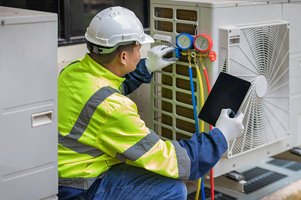 Professional Hvac technician working in Roselle, NJ